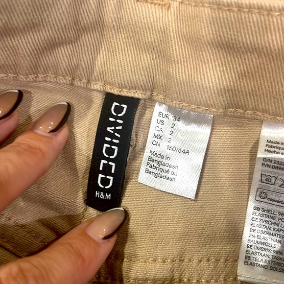 H & M Teen tan/khaki pants - Picture 2 of 2
